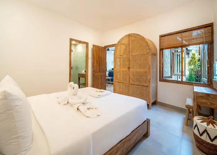 Tropical Senang Villa *